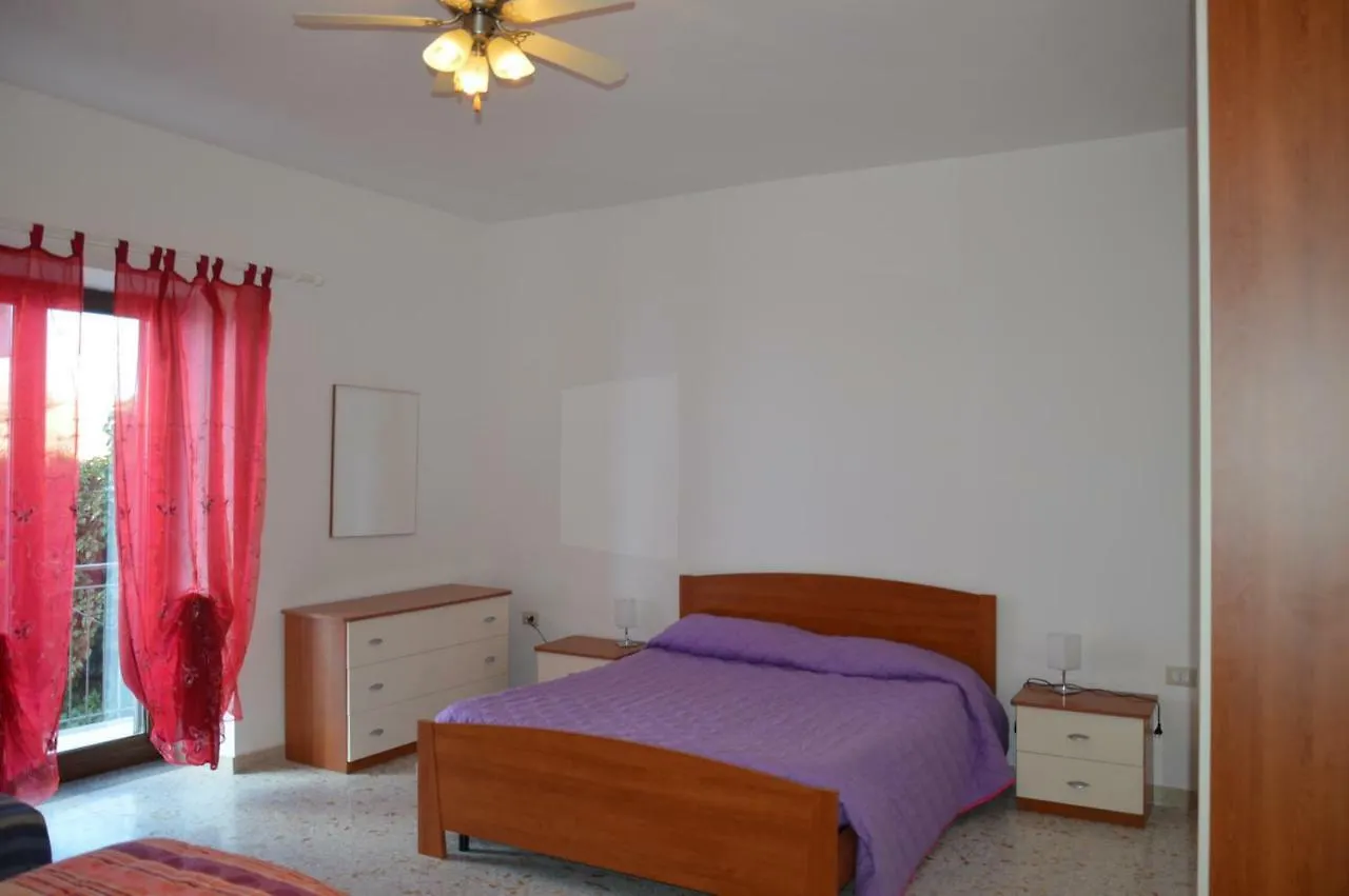 ベッド・アンド・ブレックファスト B&B Incantevole Vicolo ピラーイノ